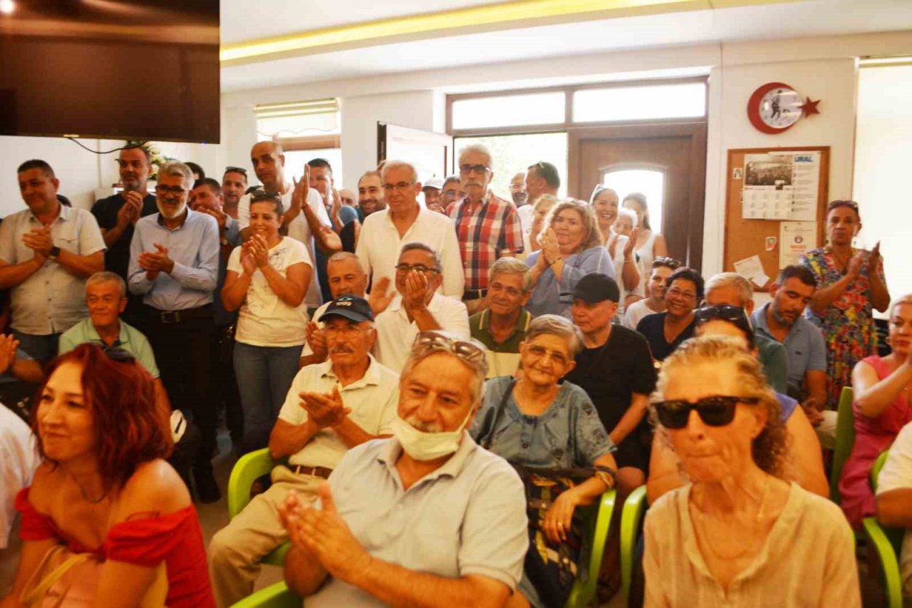 Ayvalık CHP’de Başkan Şalmanlı adaylığını açıkladı