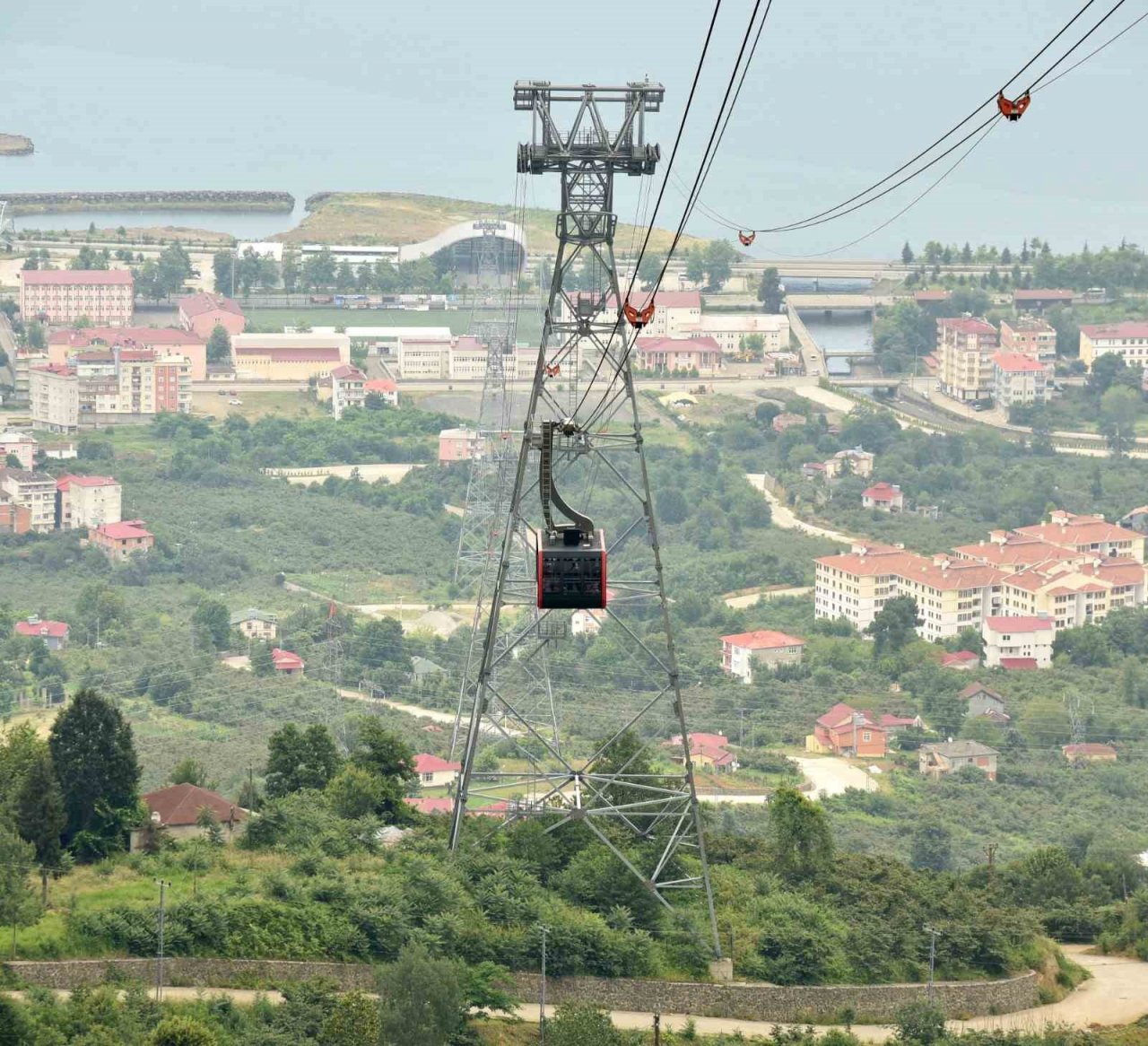 Beşikdağı’na teleferik ile çıktılar, projeyi yerinde incelediler