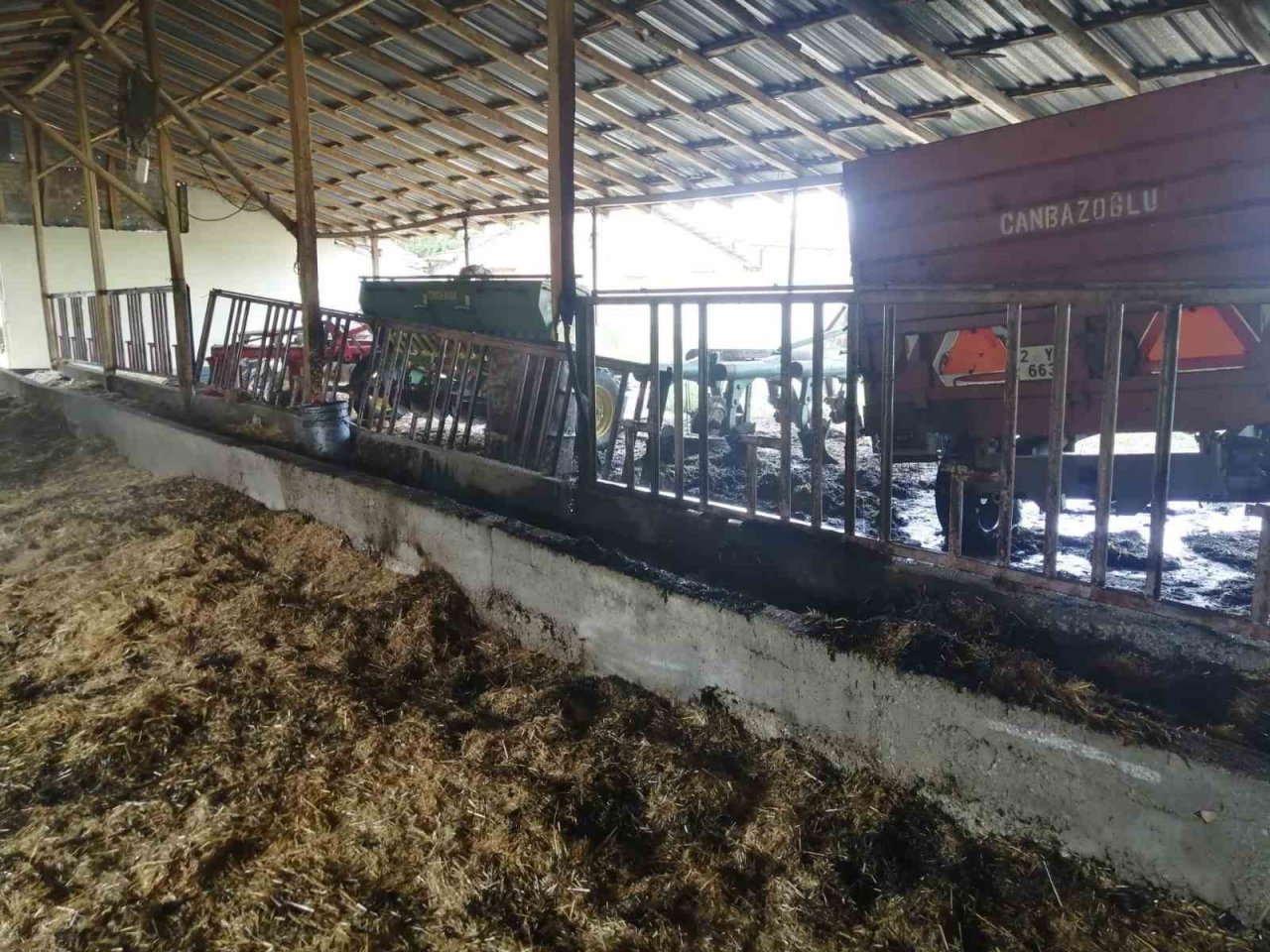 Besihanede çıkan yangın ekipler tarafından bürümeden söndürüldü