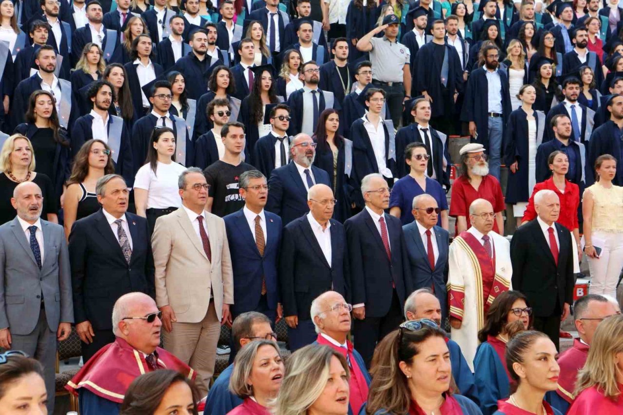 Başkan Yaşar, Başkentlilerin mezuniyet heyecanına ortak oldu