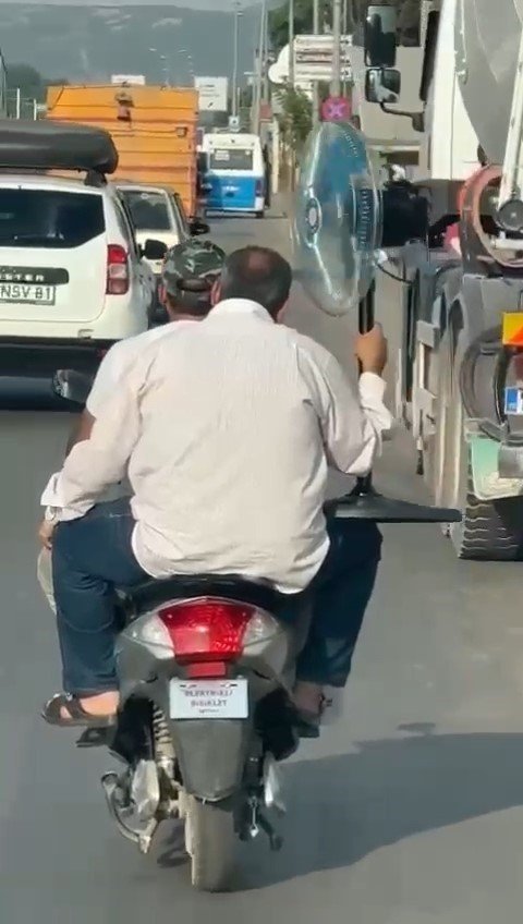 Yok artık...Trafikteki klimalı bisiklet kamerada