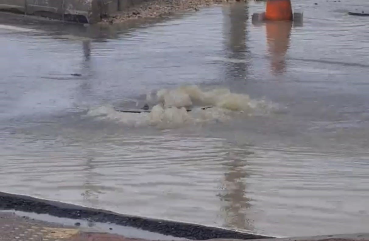 İnegöl’de sağanak yağış hayatı felç etti