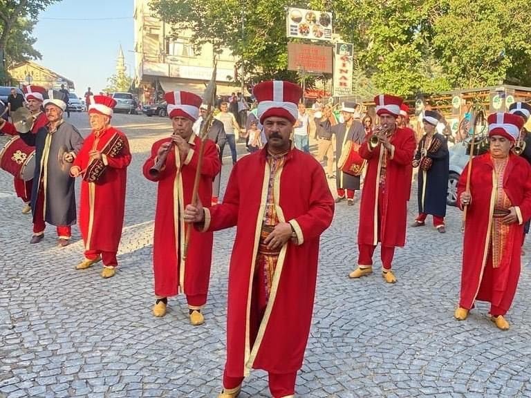Tarihi mahalle Harput’ta mehter etkinliği