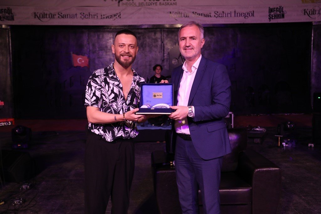 İnegöl Safa Zakir’le 90’ları yeniden yaşadı