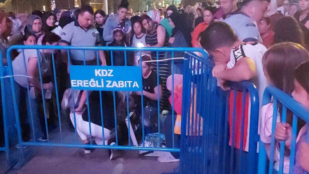 Konserde fenalık geçiren kadın hastaneye kaldırıldı