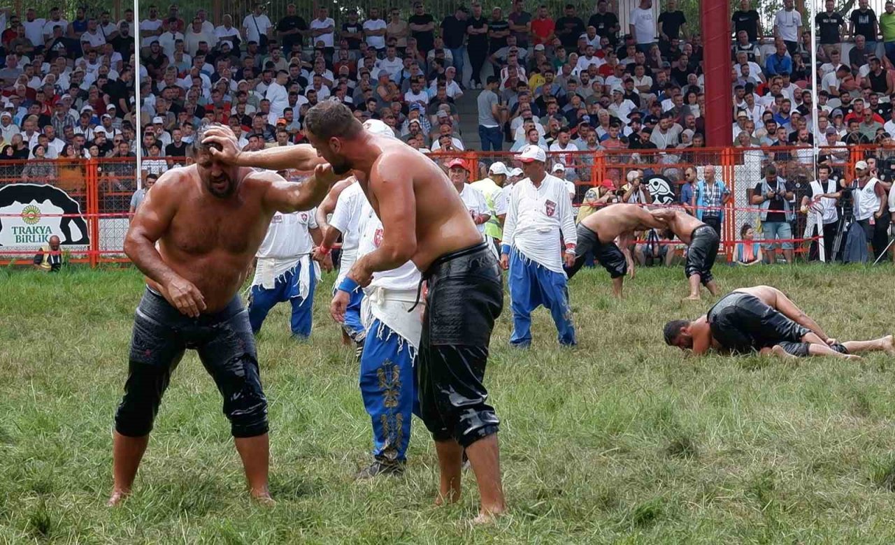 Başpehlivan Mustafa Taş altın kemere veda etti