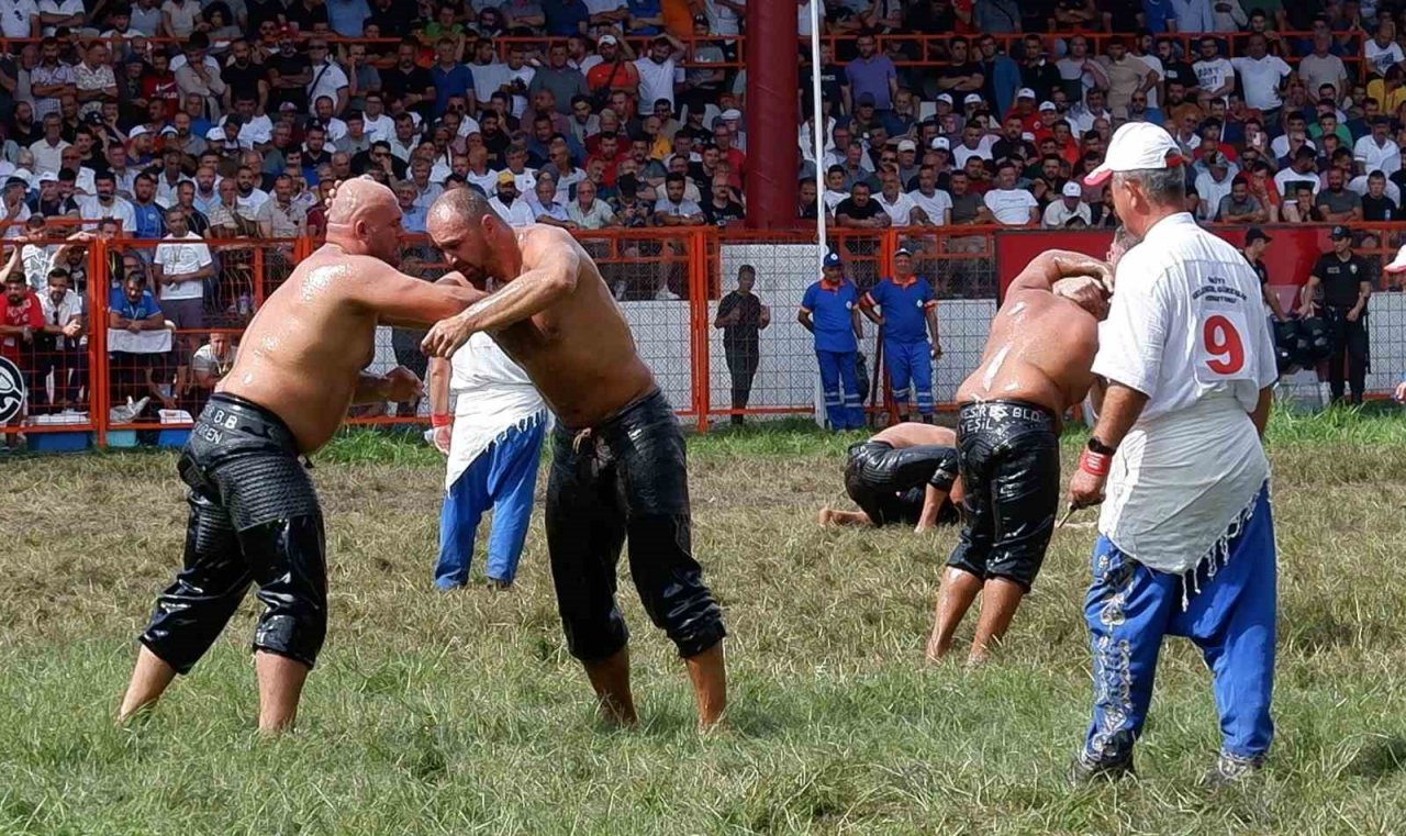 Başpehlivan Mustafa Taş altın kemere veda etti