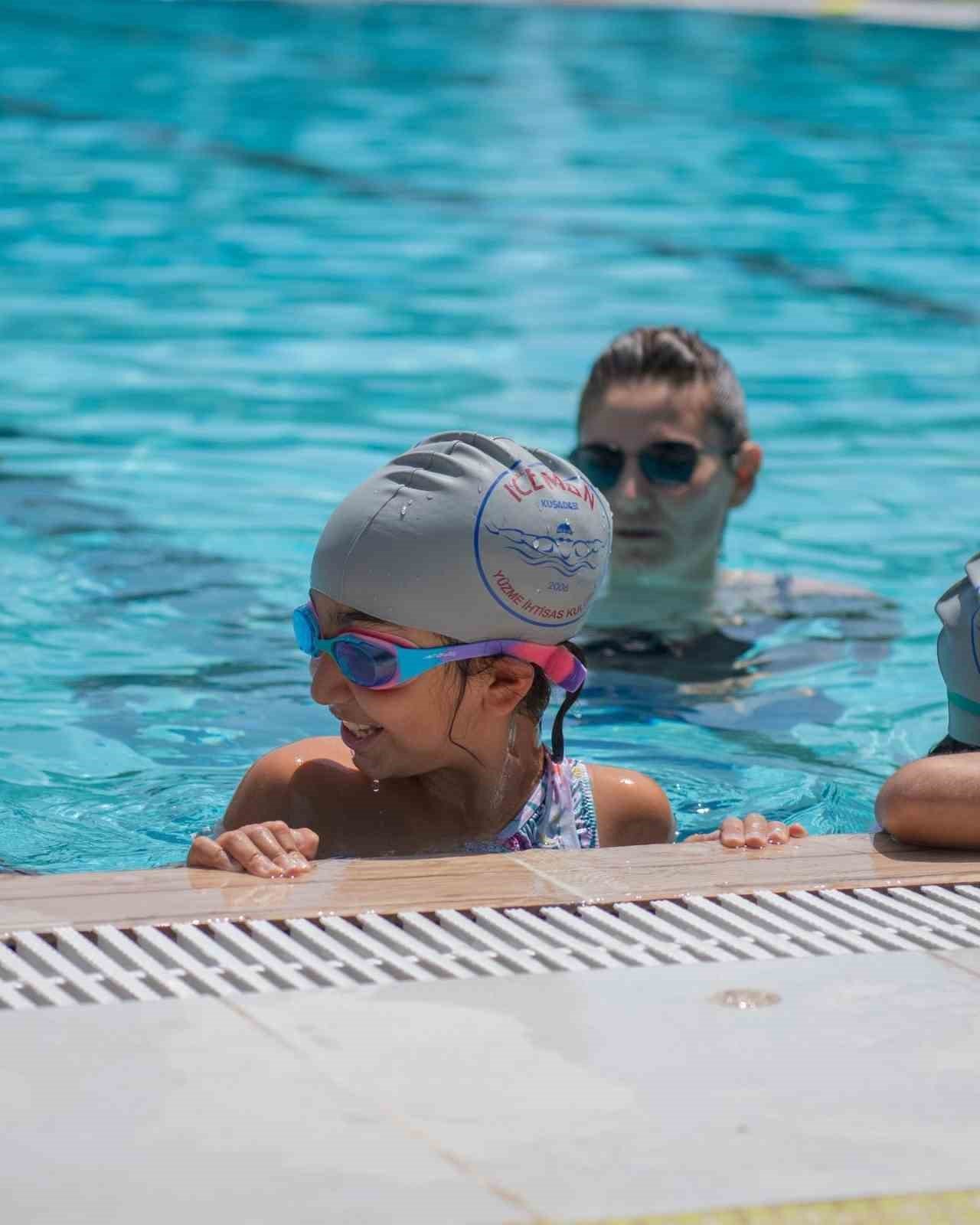 Kuşadalı çocuklar tatillerini yaz spor okulları ile değerlendiriyor