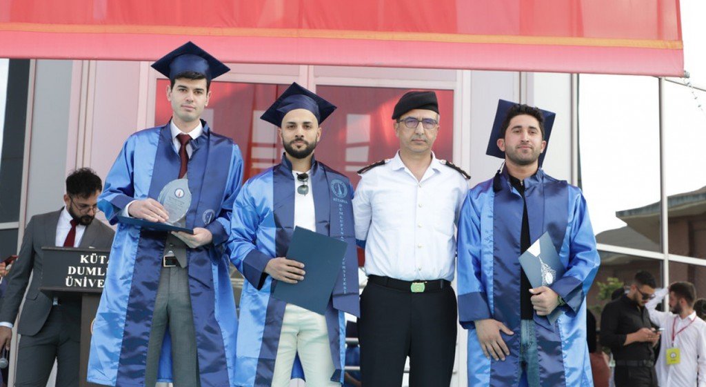 Kütahya Dumlupınar Üniversitesinde mezuniyet sevinci