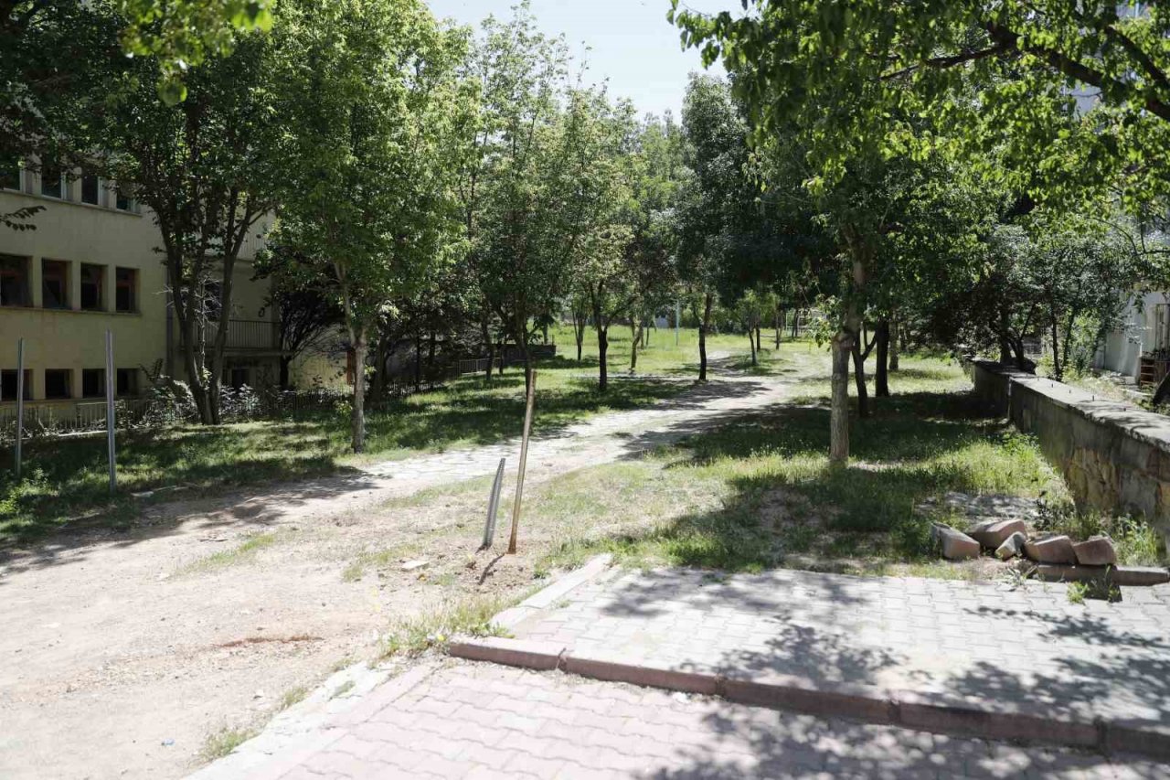 Nevşehir’de park yenileme çalışmaları başladı