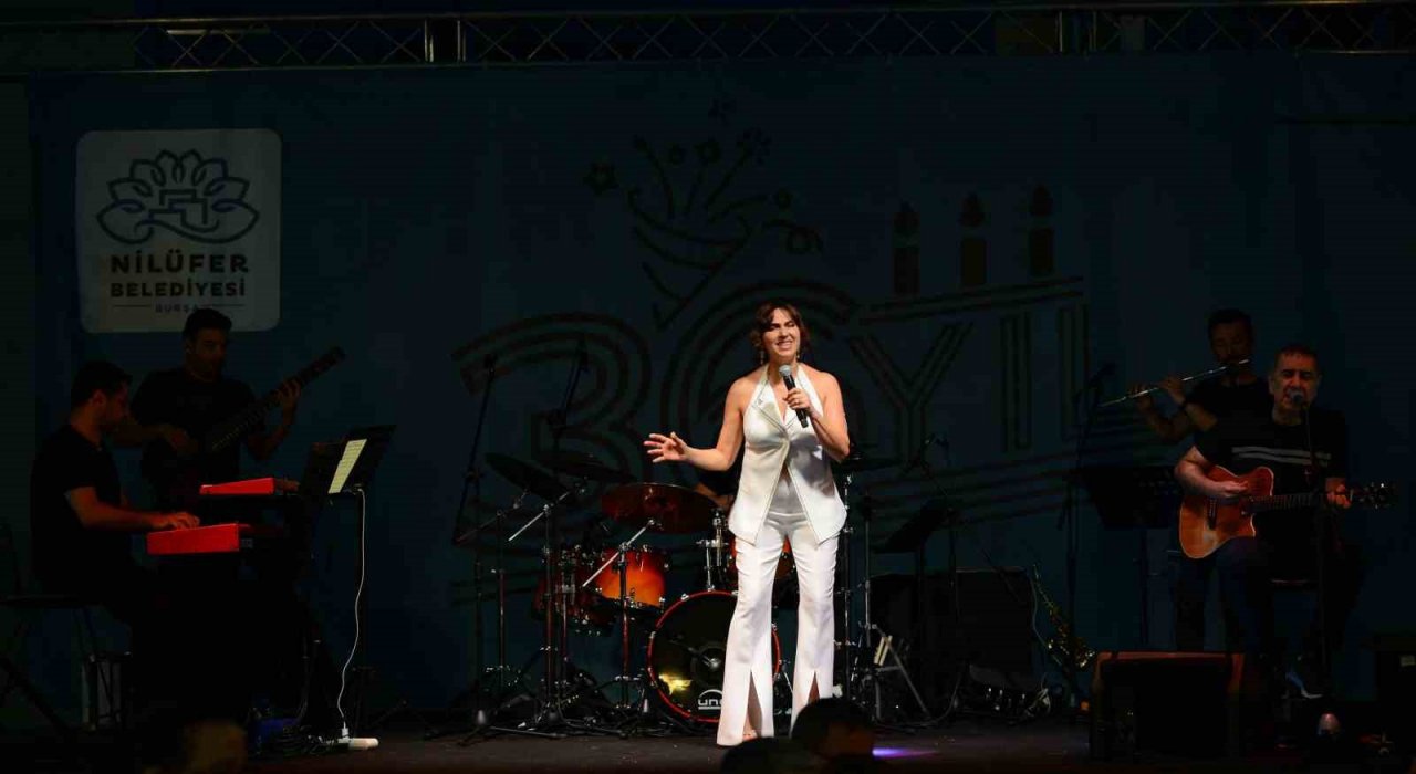 Nilüfer ailesi 36. yaşını kutladı