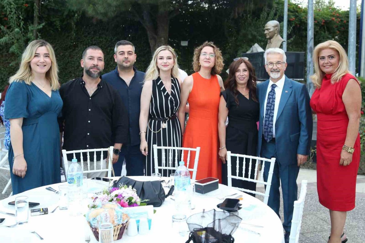 Nilüfer ailesi 36. yaşını kutladı