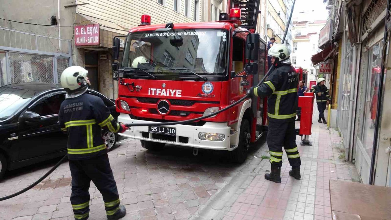 Çatı katında yangın