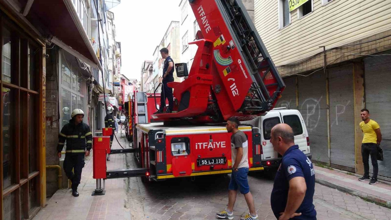 Çatı katında yangın