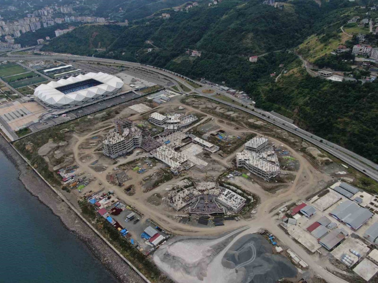 Trabzon Şehir Hastanesi inşaatı hızla yükseliyor