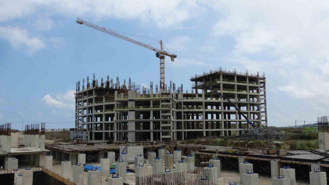 Trabzon Şehir Hastanesi inşaatı hızla yükseliyor