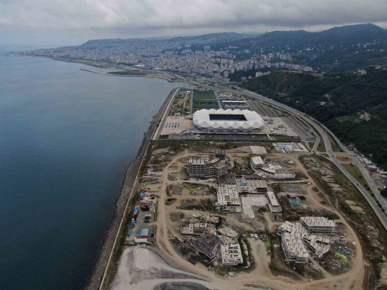 Trabzon Şehir Hastanesi inşaatı hızla yükseliyor