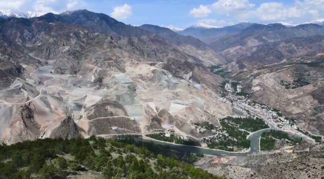 Türkiye’nin en yeni ilçe merkezi Yusufeli’nin 7 yıllık yapım süreci 1 dakika 13 saniyeye sığdırıldı