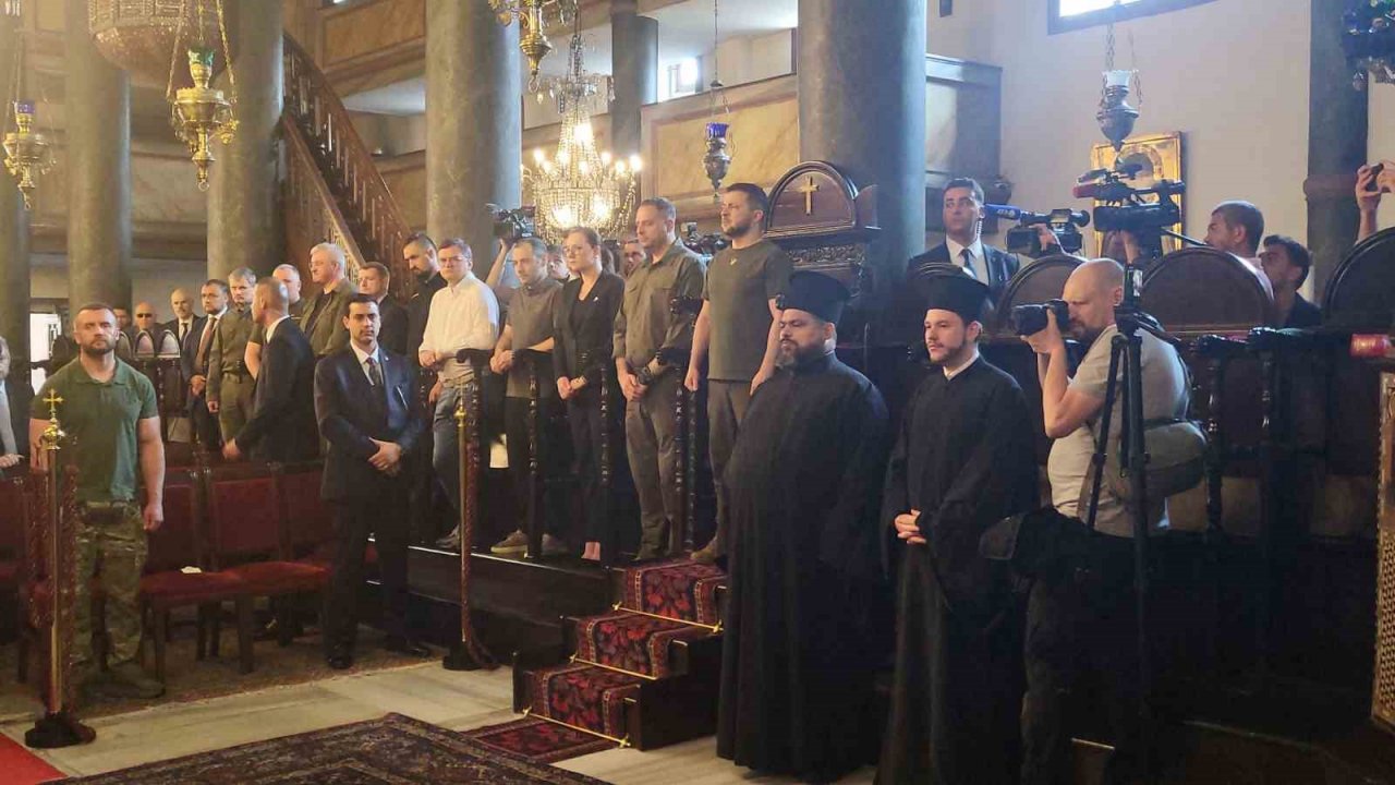 Ukrayna Devlet Başkanı Zelenski, Fener Rum Patriği Bartholomeos’u ziyaret etti