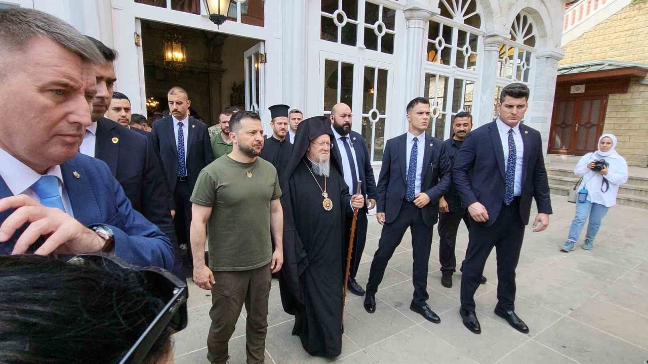 Ukrayna Devlet Başkanı Zelenski, Fener Rum Patriği Bartholomeos’u ziyaret etti
