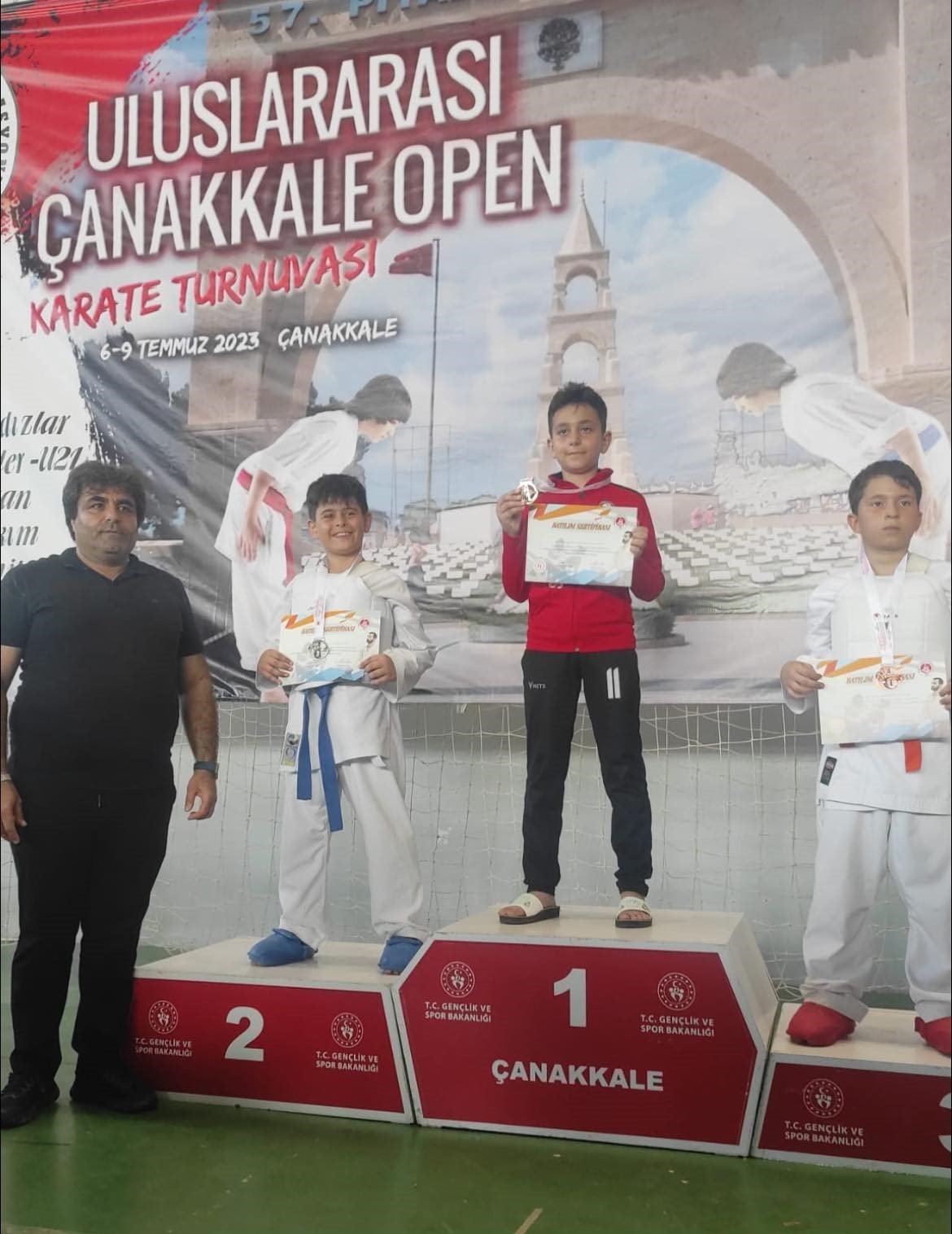 Rakiplerine tatamiyi dar ettiler