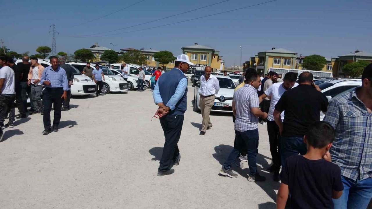 Van’daki ikinci el açık oto pazarında yeni düzenlemeye tam destek