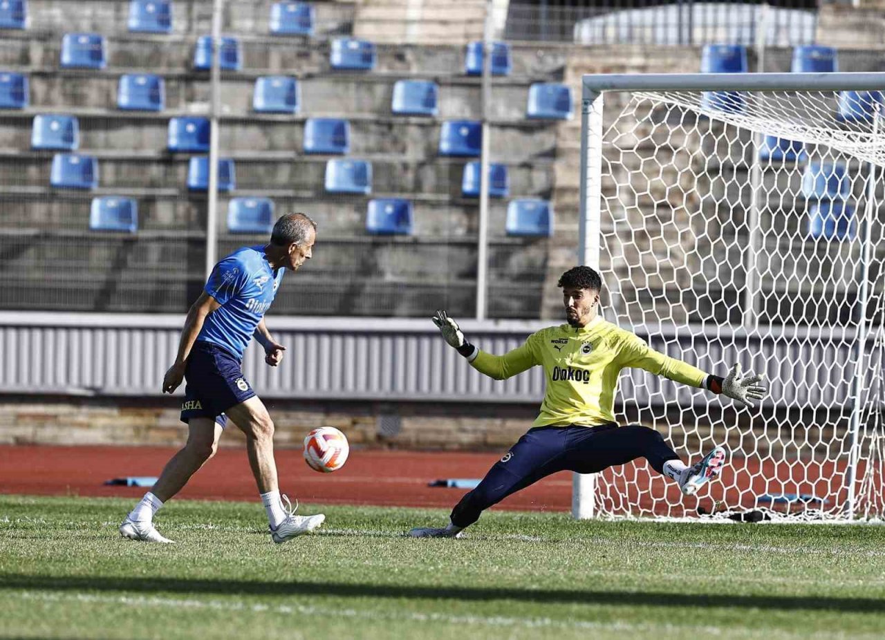Fenerbahçe, Rusya kampının ilk antrenmanını yaptı