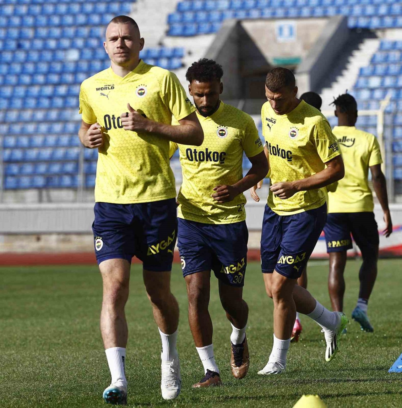 Fenerbahçe, Rusya kampının ilk antrenmanını yaptı