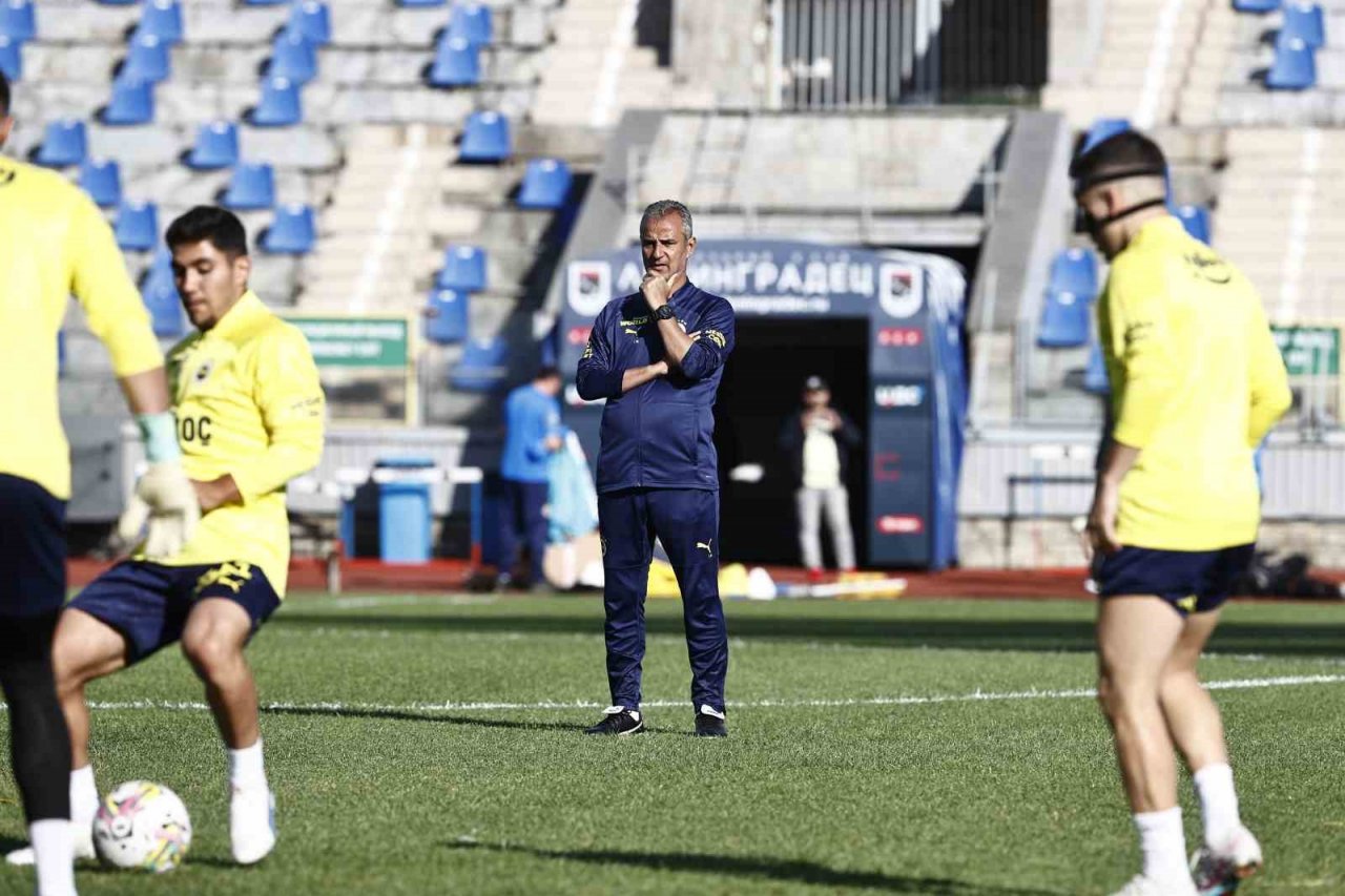 Fenerbahçe, Rusya kampının ilk antrenmanını yaptı
