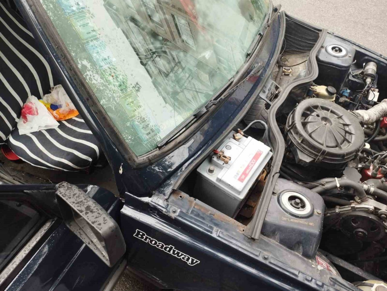 Otomobilden çıkan dumanlar ekipleri harekete geçirdi