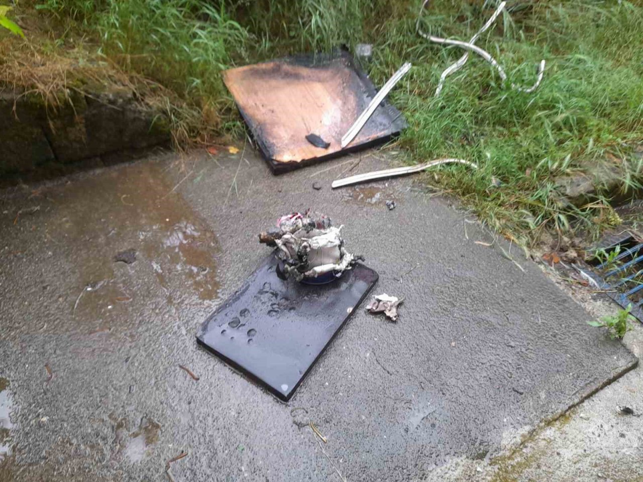 Elektrik tesisatından çıkan yangın korkuttu