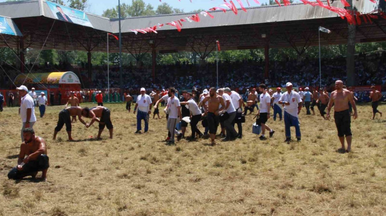 Er meydanında sağlıkçılar durmadı: Sağlıkçıların Kırkpınar mesaisi