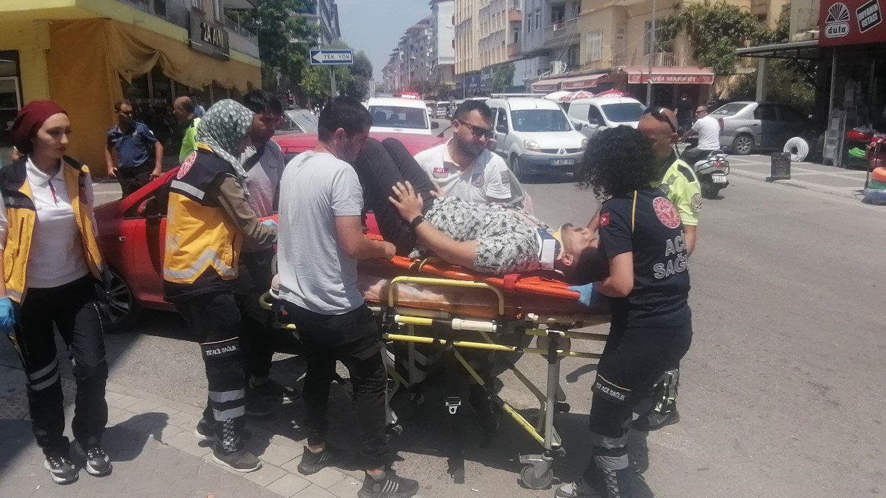 Sinyalsiz dönüş kaza getirdi