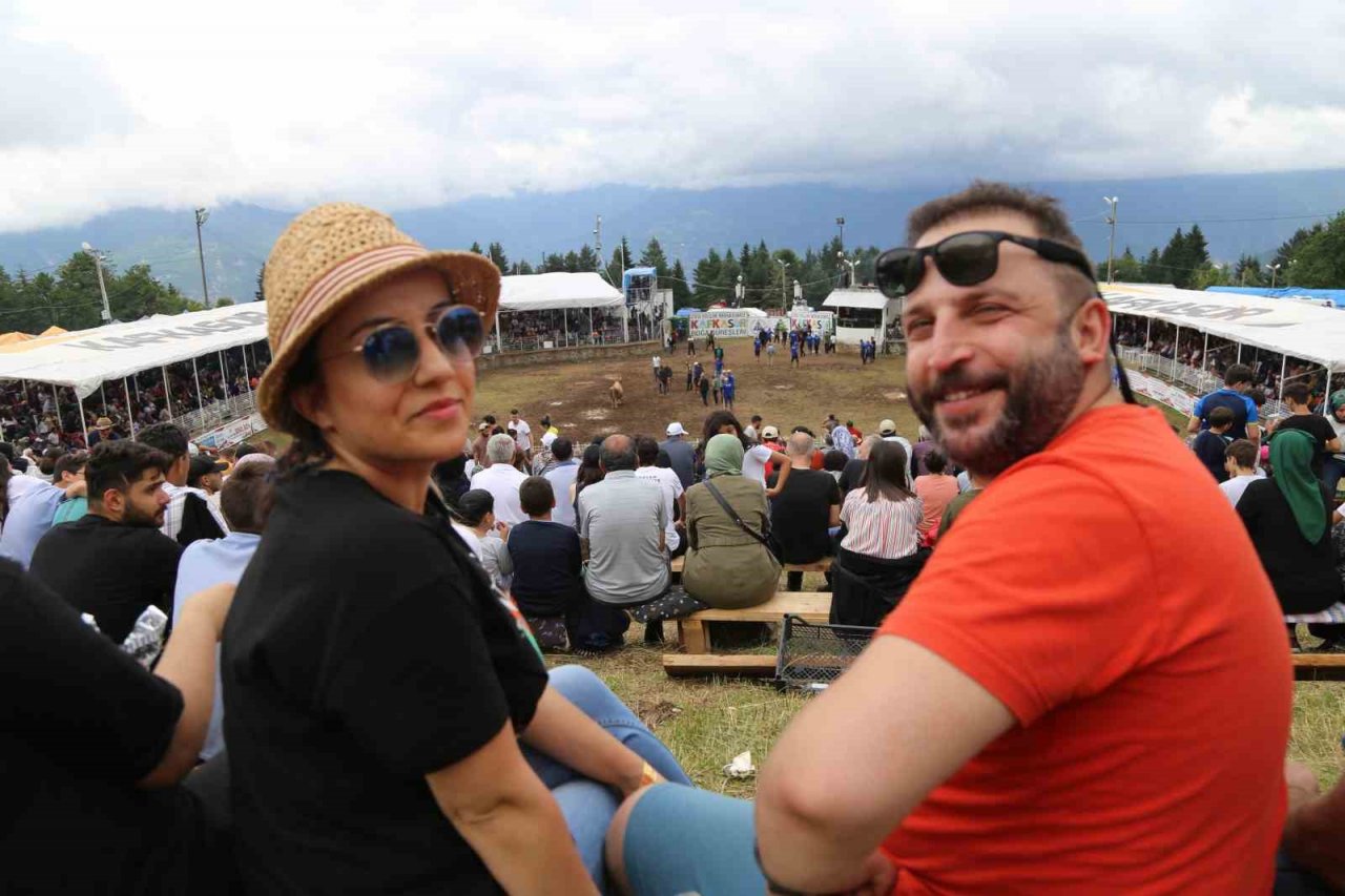 Artvin’in Kafkasör Yaylasında boğaların 42. randevusu nefes kesti