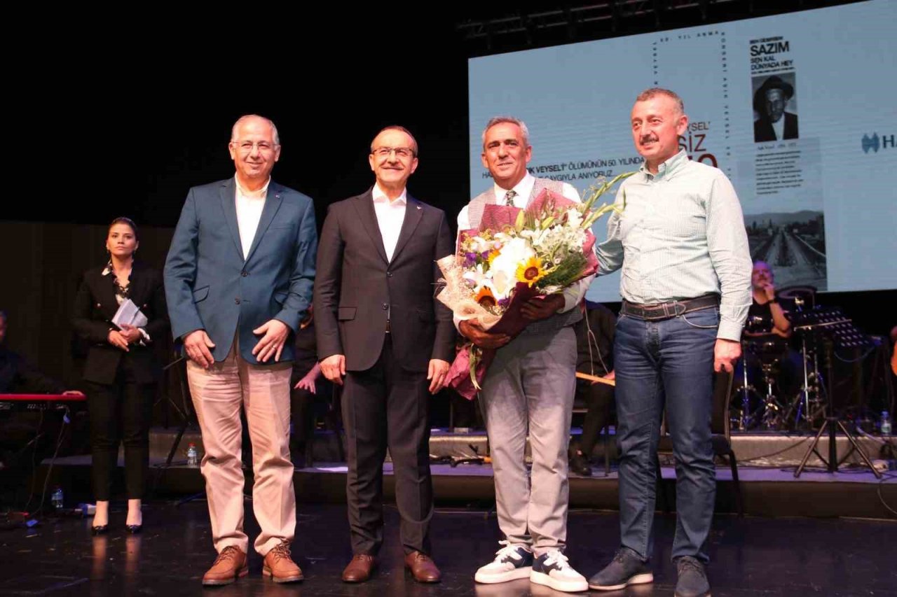 Aşık Veysel’in türküleri Yavuz Bingöl tarafından seslendirildi