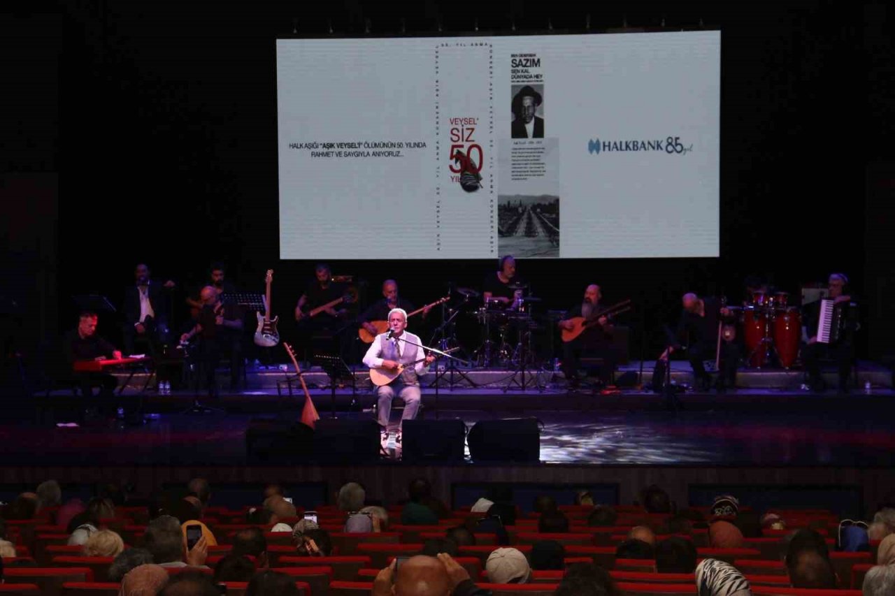 Aşık Veysel’in türküleri Yavuz Bingöl tarafından seslendirildi