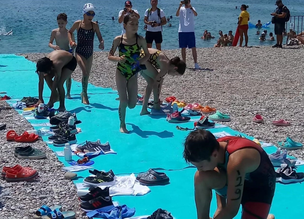 Denizlili sporcular, triatlonda madalyaları topladı