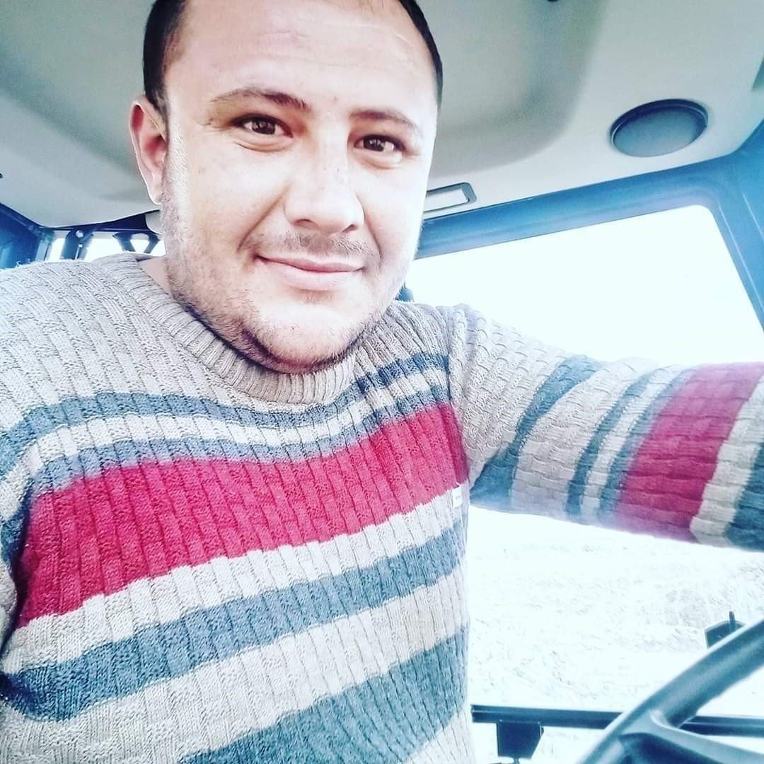 Tıra arkadan otomobiliyle çarpan belediye personeli hayatını kaybetti