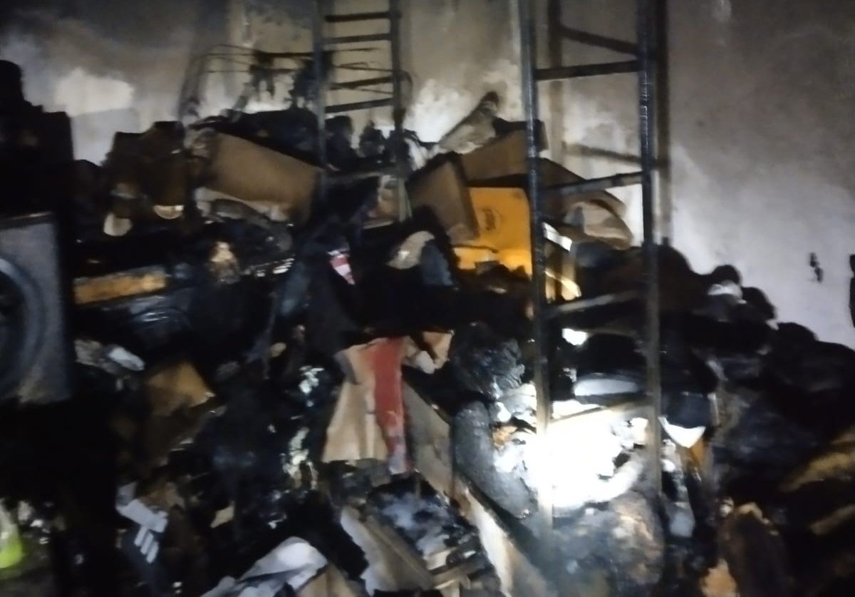 Gönen’de ayakkabı dükkanında yangın çıktı