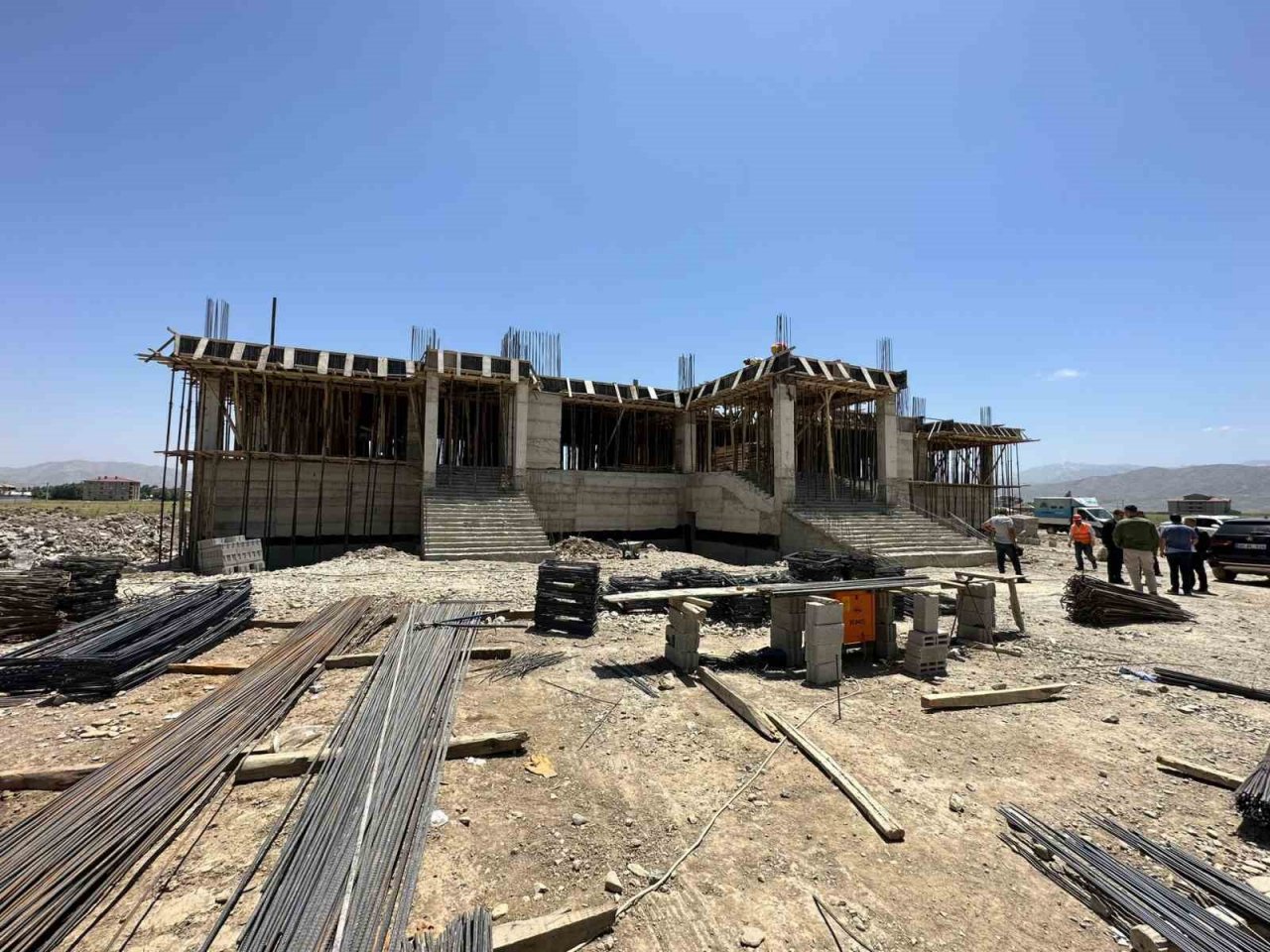 Yüksekova Halk Eğitim Merkezi yeni binasına kavuşuyor