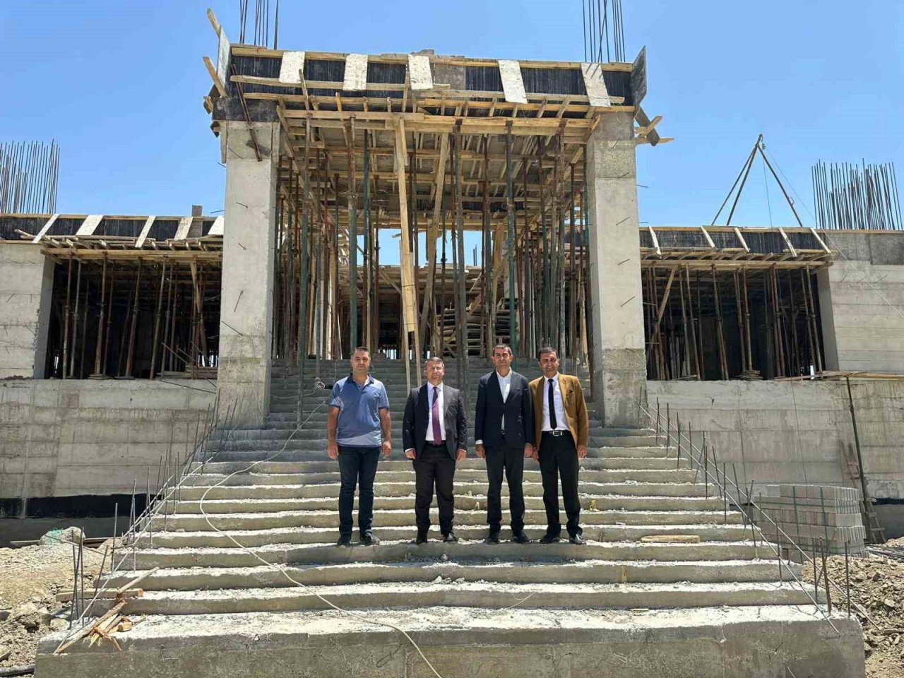 Yüksekova Halk Eğitim Merkezi yeni binasına kavuşuyor