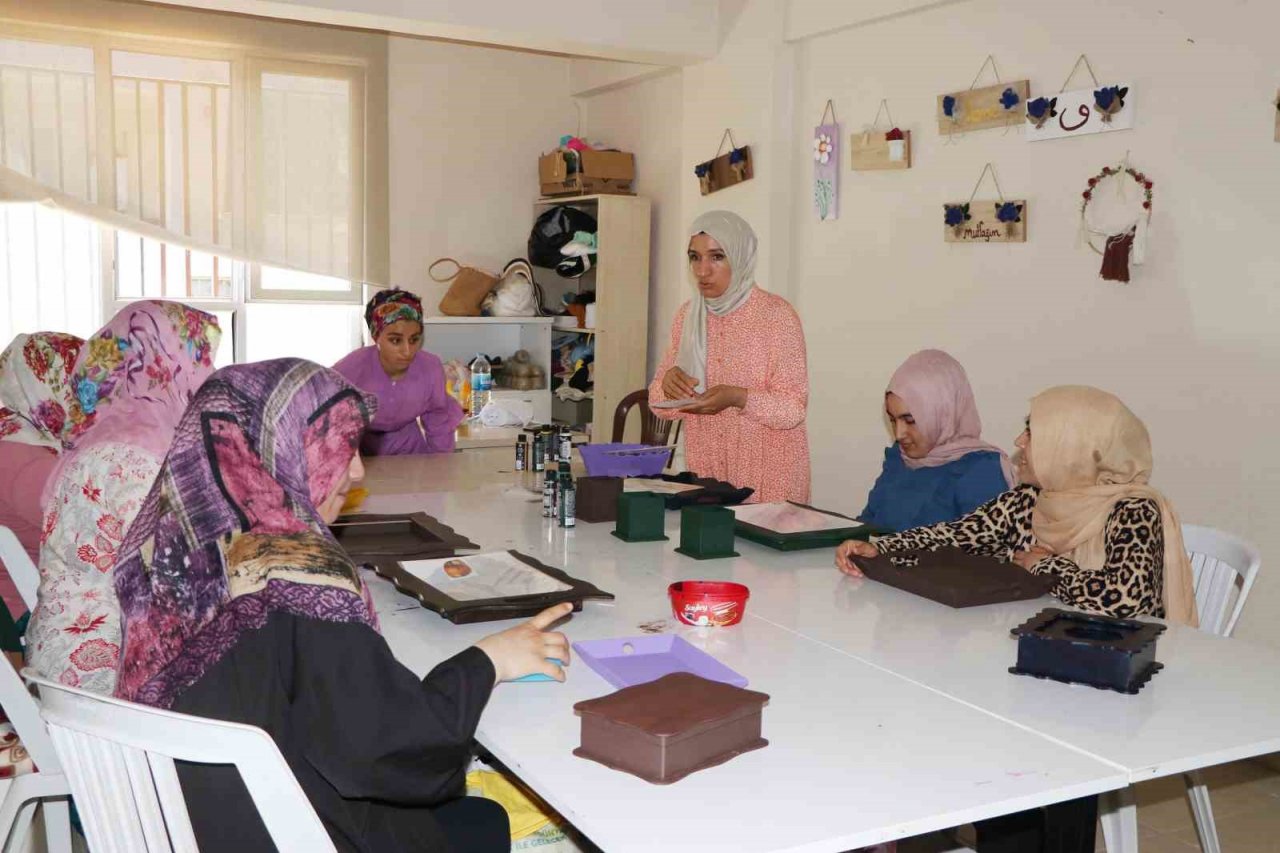 Haliliye’de emek sanata dönüşüyor