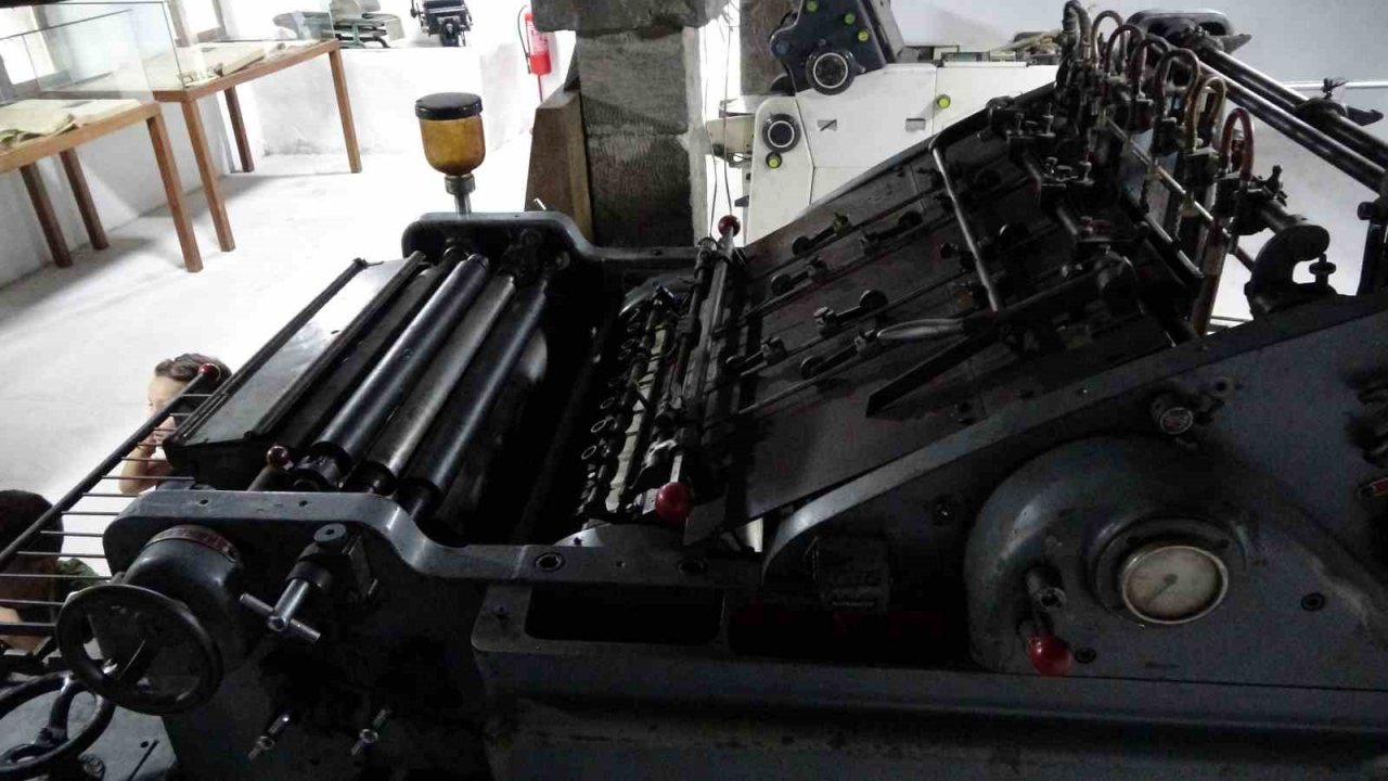 2. Dünya Savaşı’nda Hitler’in eritip tanka dönüştürdüğü baskı makinesi Trabzon’da sergileniyor