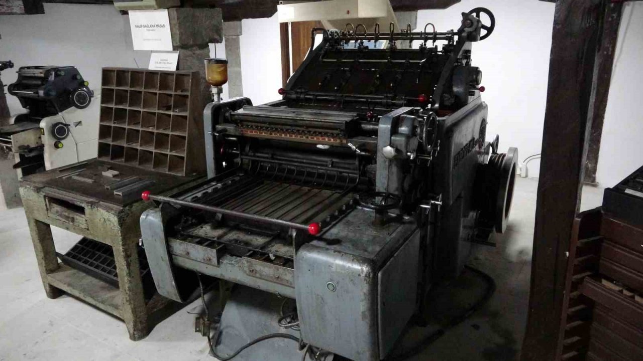 2. Dünya Savaşı’nda Hitler’in eritip tanka dönüştürdüğü baskı makinesi Trabzon’da sergileniyor