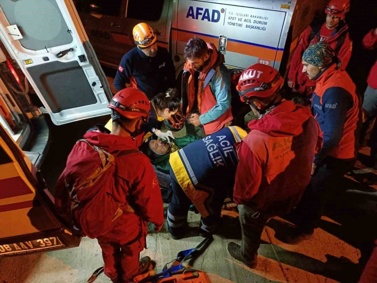 Kaçkar Dağları’ndaki yaralı dağcı kurtarıldı