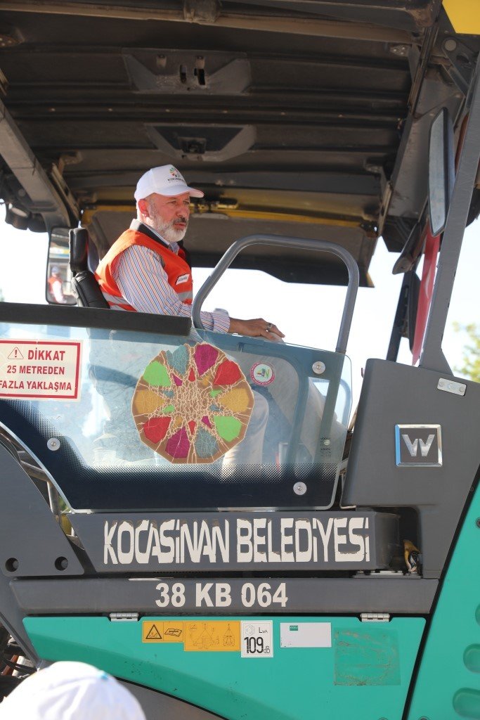 Oto Galericiler Sitesi Asfaltlandı