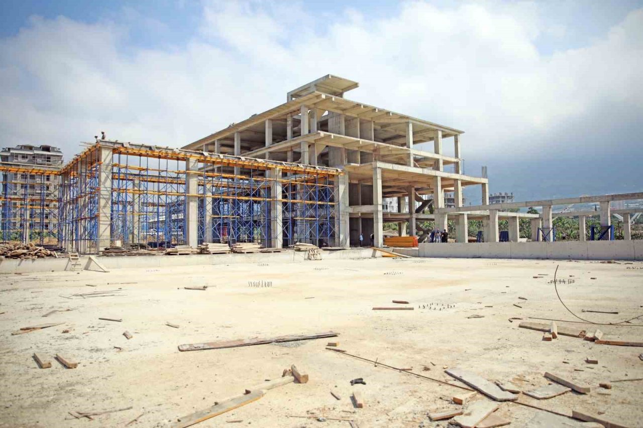 Mahmutlar kültür merkezi ve destek eğitim kursu hızla yükseliyor