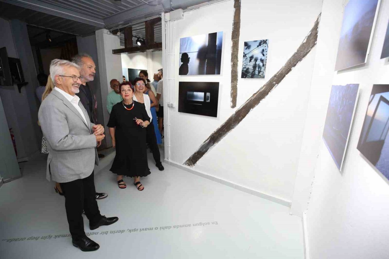 “Tükenmez Umut Mavisi” sergisi Fotoğraf Müzesi’nde açıldı