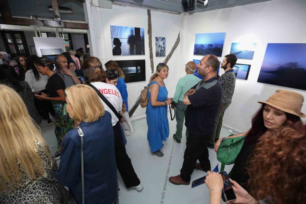 “Tükenmez Umut Mavisi” sergisi Fotoğraf Müzesi’nde açıldı