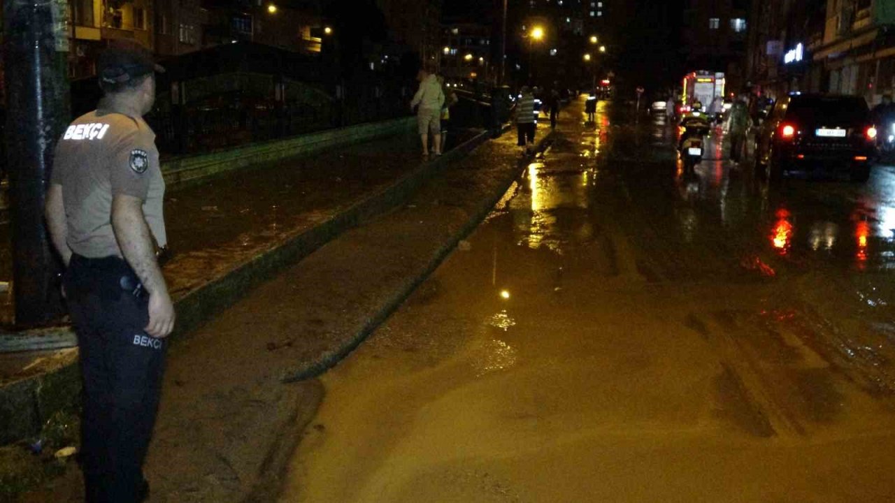 Ordu’da sel: Cadde ve sokaklar göle döndü